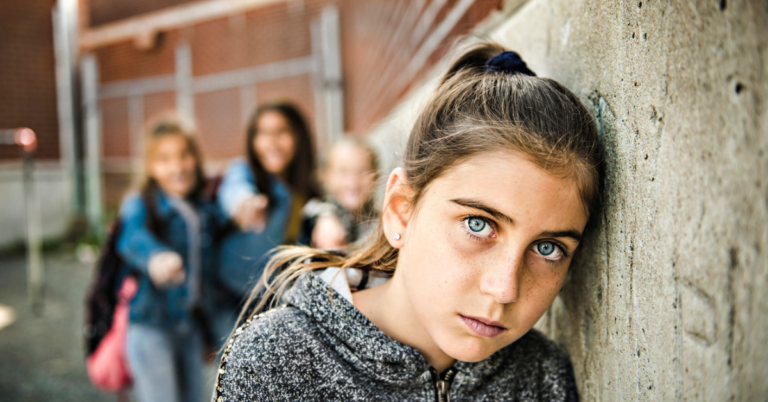 The Popular Girls: How To Help Your Daughter Seek Healthy Friendships – Podcast