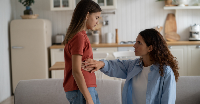 9 Tips On Helping Your Daughter With Her First Period